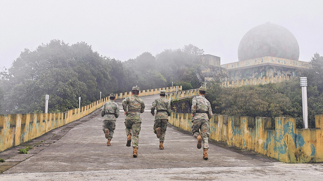 軍營觀察丨高山雷達兵的“青春備忘錄”